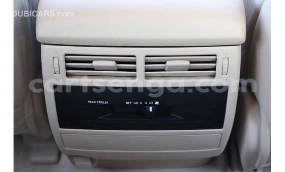 Acheter Import Voiture Toyota Land Cruiser Blanc à Import - Dubai, Hhohho Acheter Import Voiture Toyota Land Cruiser Blanc à Import - Dubai, Hhohho