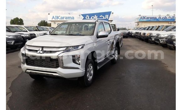 Buy Import Mitsubishi L200 White Car in Import - Dubai in Hhohho Buy Import Mitsubishi L200 White Car in Import - Dubai in Hhohho