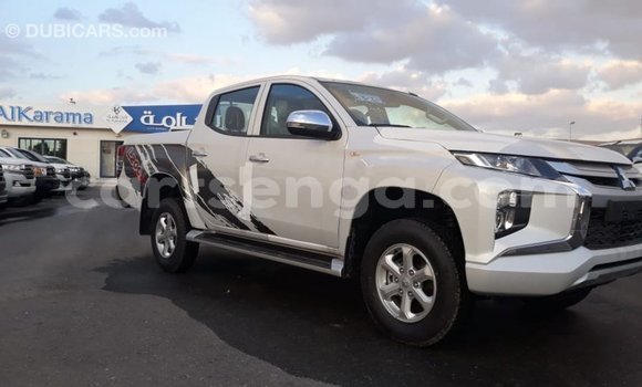 Buy Import Mitsubishi L200 White Car in Import - Dubai in Hhohho Buy Import Mitsubishi L200 White Car in Import - Dubai in Hhohho