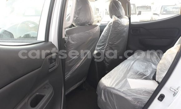 Buy Import Mitsubishi L200 White Car in Import - Dubai in Hhohho Buy Import Mitsubishi L200 White Car in Import - Dubai in Hhohho