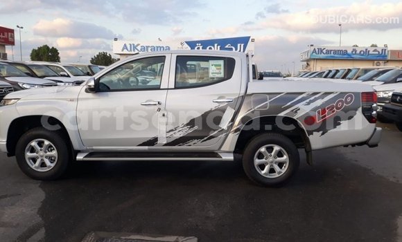 Buy Import Mitsubishi L200 White Car in Import - Dubai in Hhohho Buy Import Mitsubishi L200 White Car in Import - Dubai in Hhohho