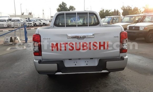 Buy Import Mitsubishi L200 White Car in Import - Dubai in Hhohho Buy Import Mitsubishi L200 White Car in Import - Dubai in Hhohho