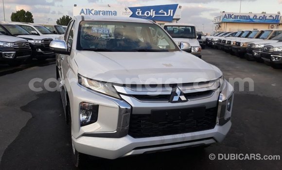 Buy Import Mitsubishi L200 White Car in Import - Dubai in Hhohho Buy Import Mitsubishi L200 White Car in Import - Dubai in Hhohho