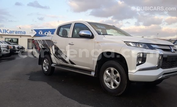 Buy Import Mitsubishi L200 White Car in Import - Dubai in Hhohho Buy Import Mitsubishi L200 White Car in Import - Dubai in Hhohho