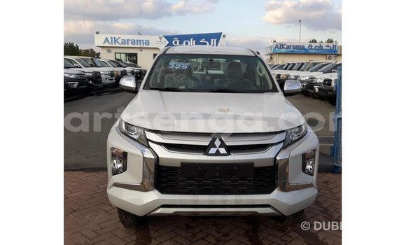 Buy Import Mitsubishi L200 White Car in Import - Dubai in Hhohho Buy Import Mitsubishi L200 White Car in Import - Dubai in Hhohho
