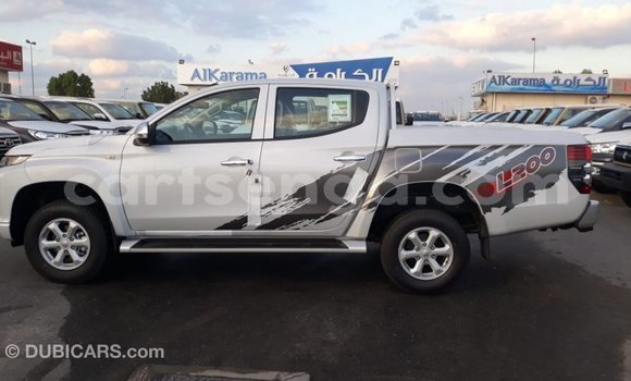 Buy Import Mitsubishi L200 White Car in Import - Dubai in Hhohho Buy Import Mitsubishi L200 White Car in Import - Dubai in Hhohho
