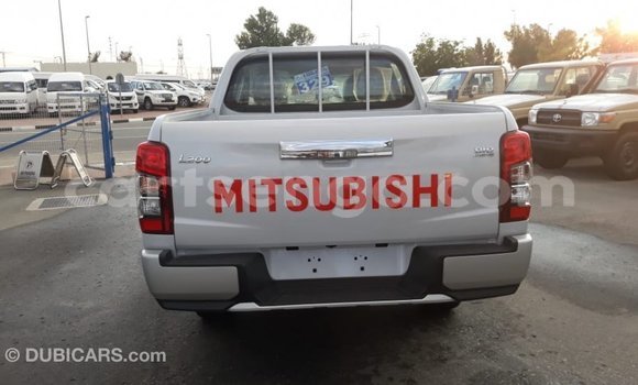 Buy Import Mitsubishi L200 White Car in Import - Dubai in Hhohho Buy Import Mitsubishi L200 White Car in Import - Dubai in Hhohho