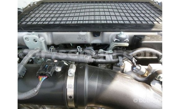 Acheter Import Voiture Toyota Land Cruiser Blanc à Import - Dubai, Hhohho Acheter Import Voiture Toyota Land Cruiser Blanc à Import - Dubai, Hhohho