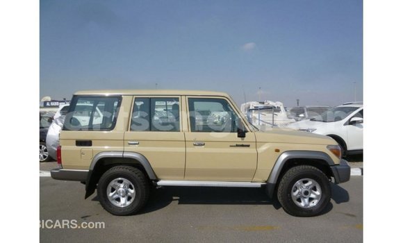Buy Import Toyota Land Cruiser Beige Car in Import - Dubai in Hhohho Buy Import Toyota Land Cruiser Beige Car in Import - Dubai in Hhohho