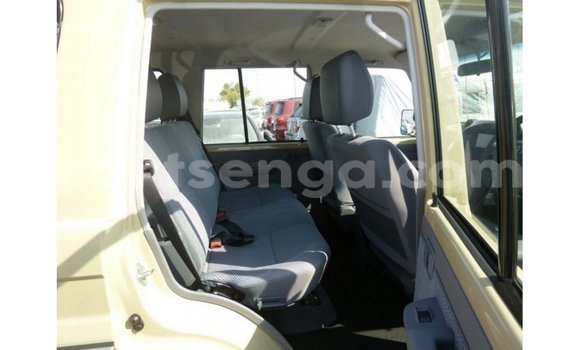 Buy Import Toyota Land Cruiser Beige Car in Import - Dubai in Hhohho Buy Import Toyota Land Cruiser Beige Car in Import - Dubai in Hhohho