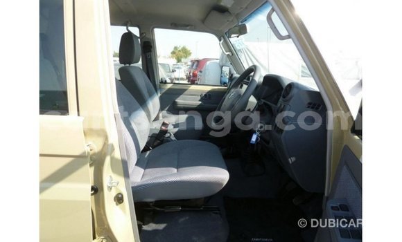 Buy Import Toyota Land Cruiser Beige Car in Import - Dubai in Hhohho Buy Import Toyota Land Cruiser Beige Car in Import - Dubai in Hhohho