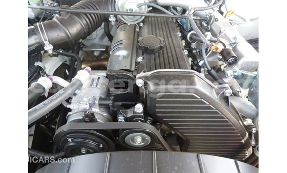 Acheter Import Voiture Toyota Land Cruiser Blanc à Import - Dubai, Hhohho Acheter Import Voiture Toyota Land Cruiser Blanc à Import - Dubai, Hhohho