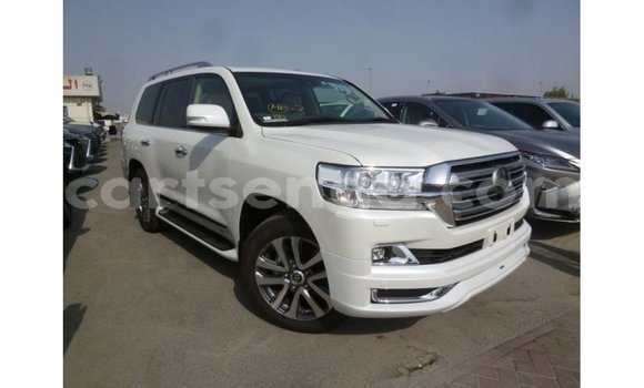 Nunua Imported Toyota Land Cruiser White Gari ndani ya Import - Dubai nchini Hhohho Nunua Imported Toyota Land Cruiser White Gari ndani ya Import - Dubai nchini Hhohho