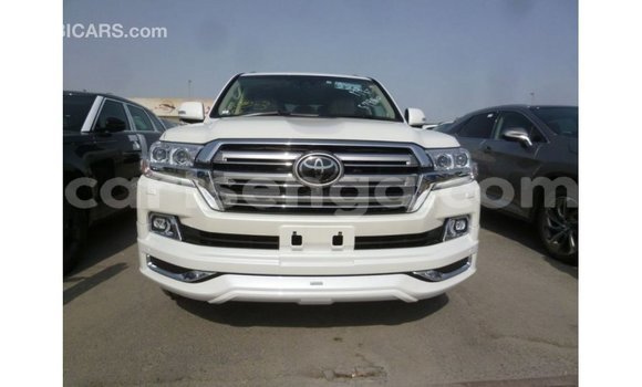 Nunua Imported Toyota Land Cruiser White Gari ndani ya Import - Dubai nchini Hhohho Nunua Imported Toyota Land Cruiser White Gari ndani ya Import - Dubai nchini Hhohho