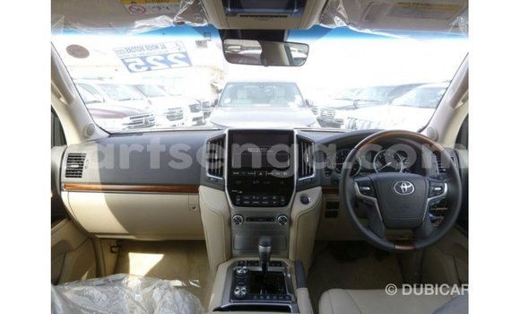 Nunua Imported Toyota Land Cruiser White Gari ndani ya Import - Dubai nchini Hhohho Nunua Imported Toyota Land Cruiser White Gari ndani ya Import - Dubai nchini Hhohho