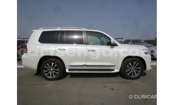 Nunua Imported Toyota Land Cruiser White Gari ndani ya Import - Dubai nchini Hhohho Nunua Imported Toyota Land Cruiser White Gari ndani ya Import - Dubai nchini Hhohho