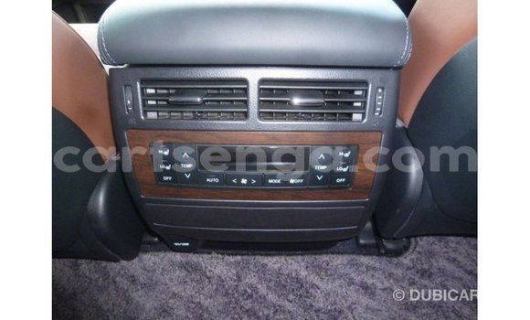 Acheter Import Voiture Toyota Land Cruiser Rouge à Import - Dubai, Hhohho Acheter Import Voiture Toyota Land Cruiser Rouge à Import - Dubai, Hhohho