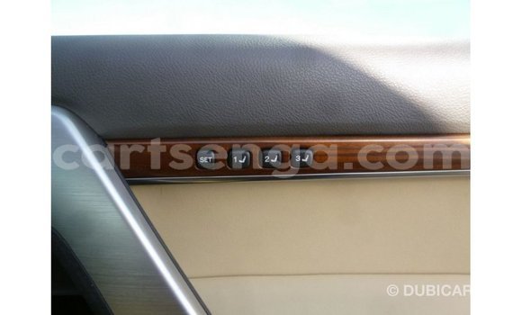 Acheter Import Voiture Toyota Land Cruiser Noir à Import - Dubai, Hhohho Acheter Import Voiture Toyota Land Cruiser Noir à Import - Dubai, Hhohho