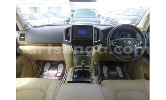 Nunua Imported Toyota Land Cruiser White Gari ndani ya Import - Dubai nchini Hhohho Nunua Imported Toyota Land Cruiser White Gari ndani ya Import - Dubai nchini Hhohho