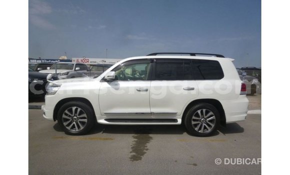 Nunua Imported Toyota Land Cruiser White Gari ndani ya Import - Dubai nchini Hhohho Nunua Imported Toyota Land Cruiser White Gari ndani ya Import - Dubai nchini Hhohho