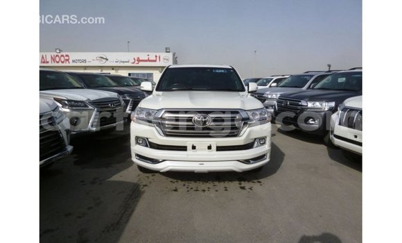 Nunua Imported Toyota Land Cruiser White Gari ndani ya Import - Dubai nchini Hhohho Nunua Imported Toyota Land Cruiser White Gari ndani ya Import - Dubai nchini Hhohho