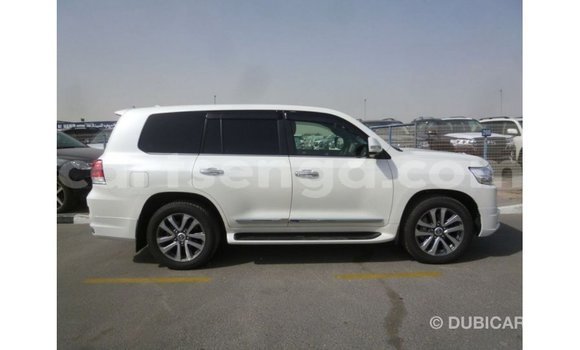 Nunua Imported Toyota Land Cruiser White Gari ndani ya Import - Dubai nchini Hhohho Nunua Imported Toyota Land Cruiser White Gari ndani ya Import - Dubai nchini Hhohho