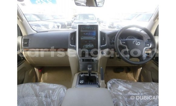 Buy Import Toyota Land Cruiser White Car in Import - Dubai in Hhohho Buy Import Toyota Land Cruiser White Car in Import - Dubai in Hhohho