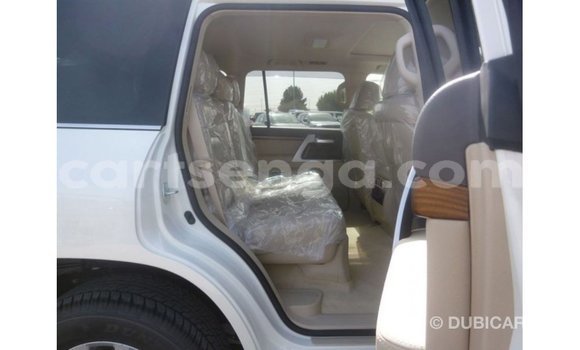 Buy Import Toyota Land Cruiser White Car in Import - Dubai in Hhohho Buy Import Toyota Land Cruiser White Car in Import - Dubai in Hhohho