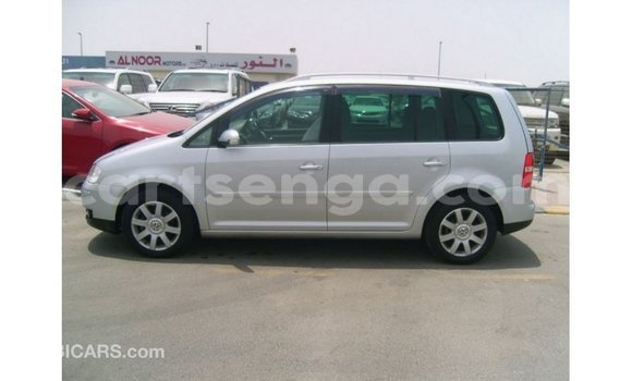 Acheter Import Voiture Volkswagen Touran Autre à Import - Dubai, Hhohho Acheter Import Voiture Volkswagen Touran Autre à Import - Dubai, Hhohho