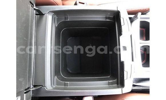 Nunua Imported Toyota Land Cruiser Black Gari ndani ya Import - Dubai nchini Hhohho Nunua Imported Toyota Land Cruiser Black Gari ndani ya Import - Dubai nchini Hhohho