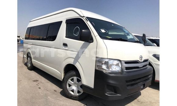 Buy Import Toyota Hiace White Car in Import - Dubai in Hhohho Buy Import Toyota Hiace White Car in Import - Dubai in Hhohho
