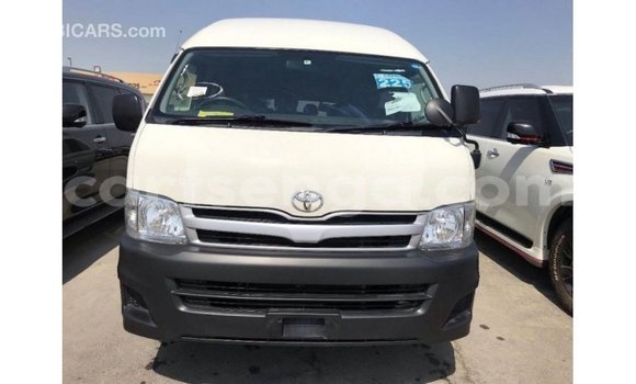 Acheter Import Voiture Toyota Hiace Blanc à Import - Dubai, Hhohho Acheter Import Voiture Toyota Hiace Blanc à Import - Dubai, Hhohho