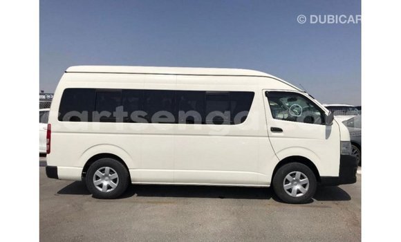 Acheter Import Voiture Toyota Hiace Blanc à Import - Dubai, Hhohho Acheter Import Voiture Toyota Hiace Blanc à Import - Dubai, Hhohho