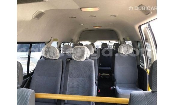 Acheter Import Voiture Toyota Hiace Blanc à Import - Dubai, Hhohho Acheter Import Voiture Toyota Hiace Blanc à Import - Dubai, Hhohho