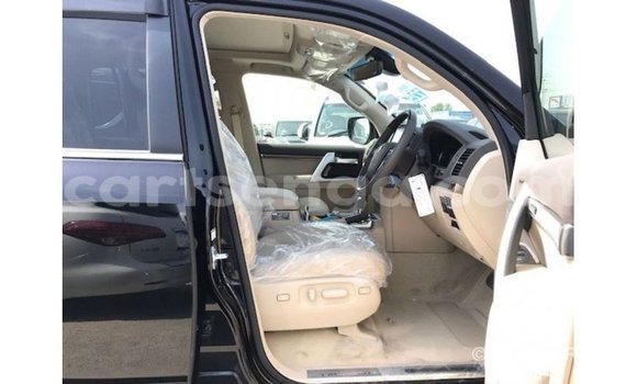 Nunua Imported Toyota Land Cruiser Black Gari ndani ya Import - Dubai nchini Hhohho Nunua Imported Toyota Land Cruiser Black Gari ndani ya Import - Dubai nchini Hhohho