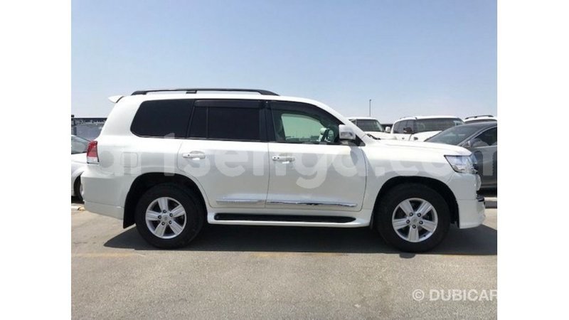 Big with watermark toyota land cruiser hhohho import dubai 15203