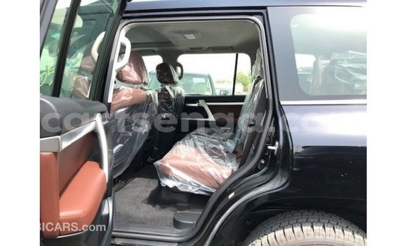 Acheter Import Voiture Toyota Land Cruiser Noir à Import - Dubai, Hhohho Acheter Import Voiture Toyota Land Cruiser Noir à Import - Dubai, Hhohho