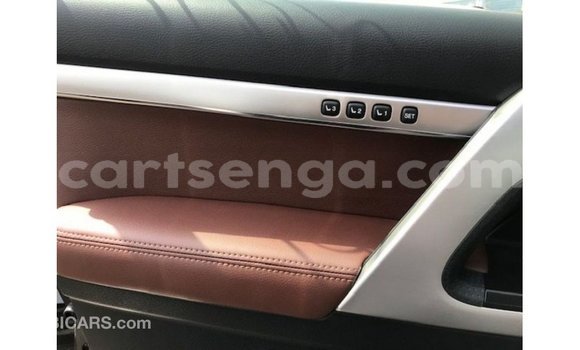 Acheter Import Voiture Toyota Land Cruiser Noir à Import - Dubai, Hhohho Acheter Import Voiture Toyota Land Cruiser Noir à Import - Dubai, Hhohho