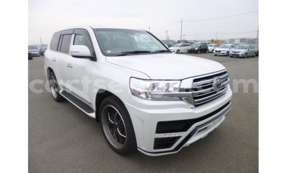 Nunua Imported Toyota Land Cruiser White Gari ndani ya Import - Dubai nchini Hhohho Nunua Imported Toyota Land Cruiser White Gari ndani ya Import - Dubai nchini Hhohho