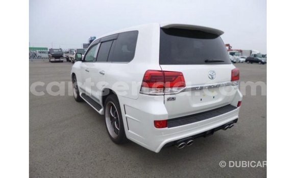Nunua Imported Toyota Land Cruiser White Gari ndani ya Import - Dubai nchini Hhohho Nunua Imported Toyota Land Cruiser White Gari ndani ya Import - Dubai nchini Hhohho