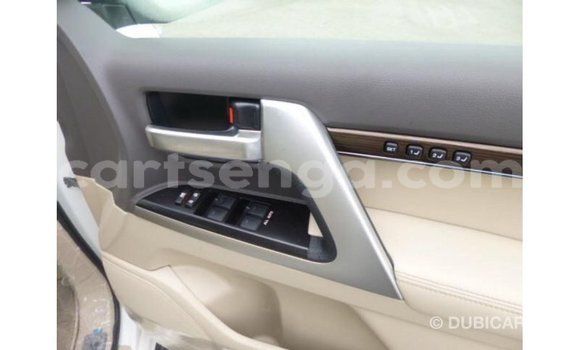 Nunua Imported Toyota Land Cruiser White Gari ndani ya Import - Dubai nchini Hhohho Nunua Imported Toyota Land Cruiser White Gari ndani ya Import - Dubai nchini Hhohho