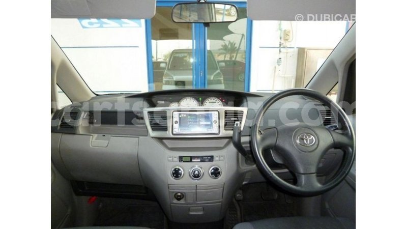 Big with watermark toyota voxy hhohho import dubai 15217