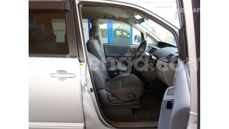 Big with watermark toyota voxy hhohho import dubai 15217