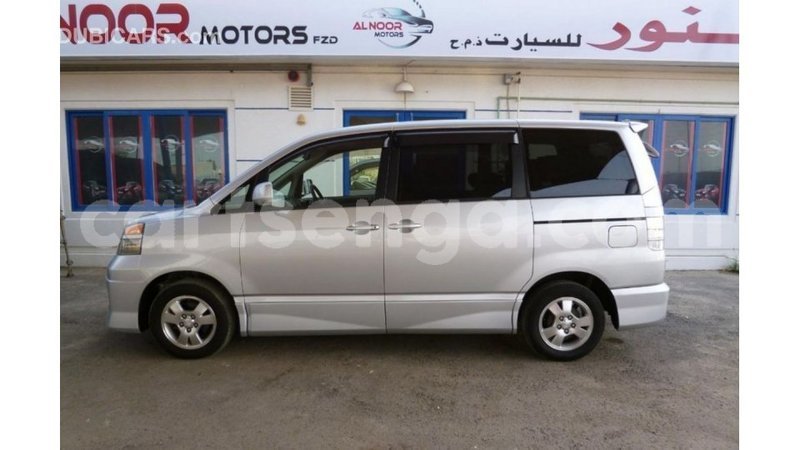 Big with watermark toyota voxy hhohho import dubai 15217