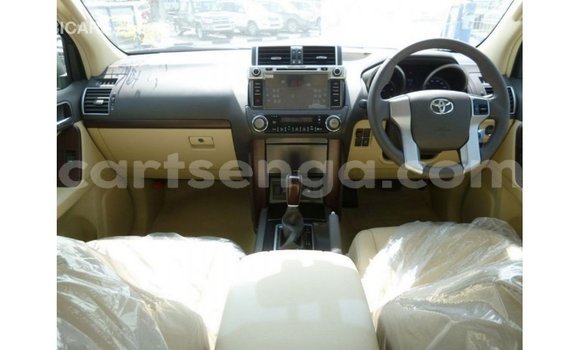 Acheter Import Voiture Toyota Prado Blanc à Import - Dubai, Hhohho Acheter Import Voiture Toyota Prado Blanc à Import - Dubai, Hhohho