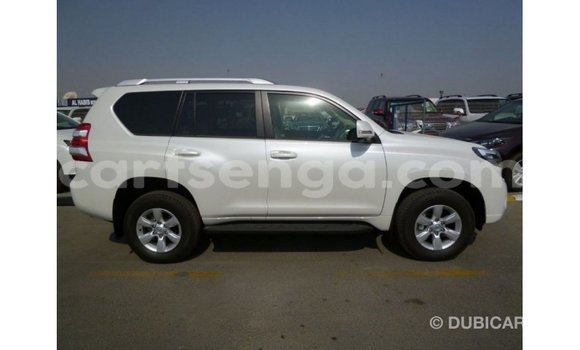 Acheter Import Voiture Toyota Prado Blanc à Import - Dubai, Hhohho Acheter Import Voiture Toyota Prado Blanc à Import - Dubai, Hhohho