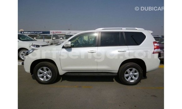 Acheter Import Voiture Toyota Prado Blanc à Import - Dubai, Hhohho Acheter Import Voiture Toyota Prado Blanc à Import - Dubai, Hhohho
