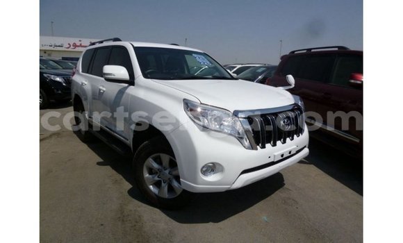 Acheter Import Voiture Toyota Prado Blanc à Import - Dubai, Hhohho Acheter Import Voiture Toyota Prado Blanc à Import - Dubai, Hhohho