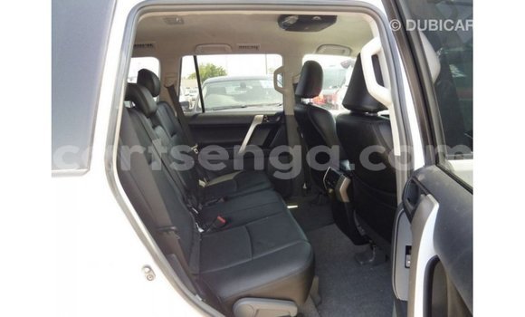 Acheter Import Voiture Toyota Prado Blanc à Import - Dubai, Hhohho Acheter Import Voiture Toyota Prado Blanc à Import - Dubai, Hhohho