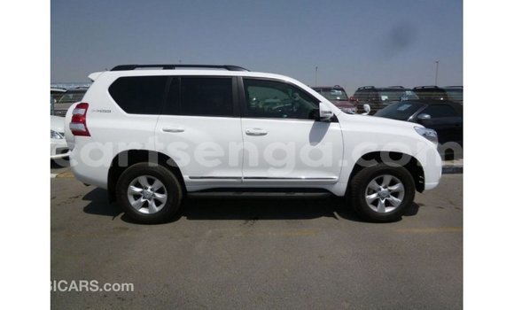Acheter Import Voiture Toyota Prado Blanc à Import - Dubai, Hhohho Acheter Import Voiture Toyota Prado Blanc à Import - Dubai, Hhohho